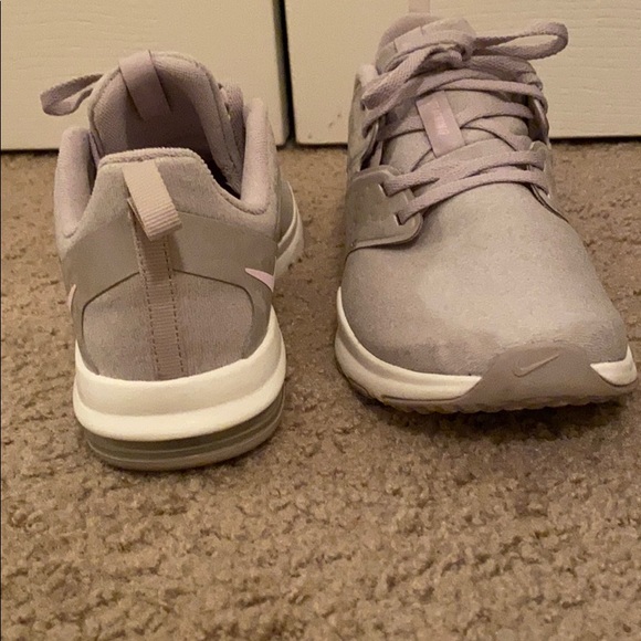 Nike sneakers - Picture 2 of 5